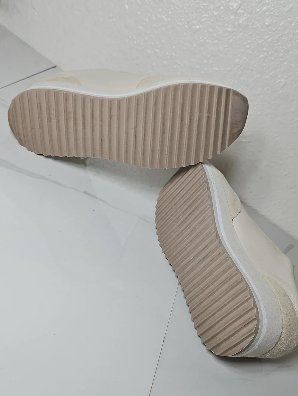 Johnston & Murphy Leather Gracie Platform Sneakers With Side Zip Detail